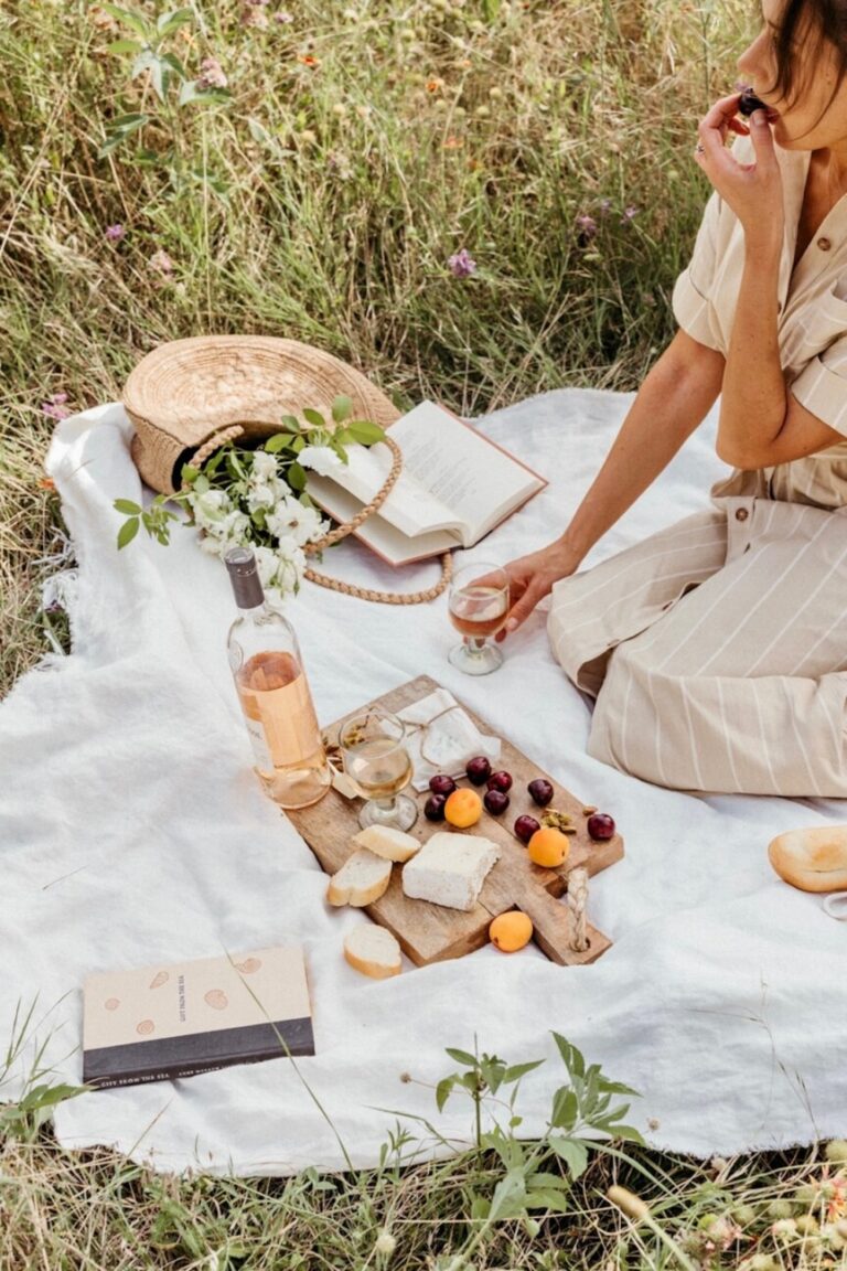 french picnic aesthetic 865x1298