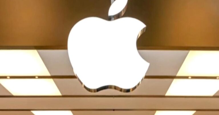 cbsn fusion apple reaches its first ever union deal with workers at maryland store thumbnail