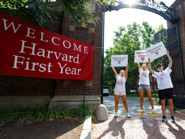 082824 Move In Day 019 dailyx