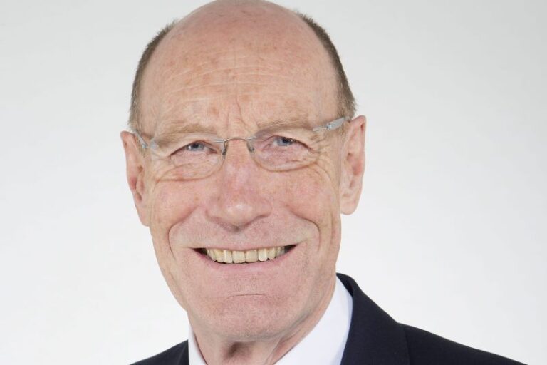 1540888586 sir john armitt