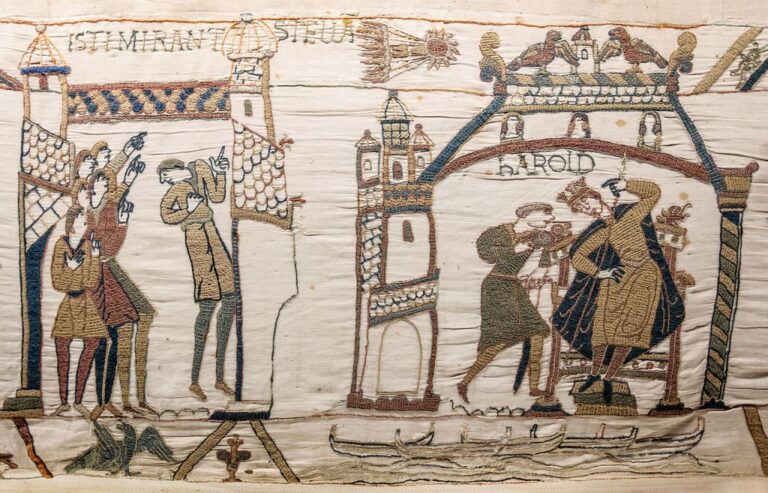 1280px Bayeux Tapestry 32 33 comet Halley Harold