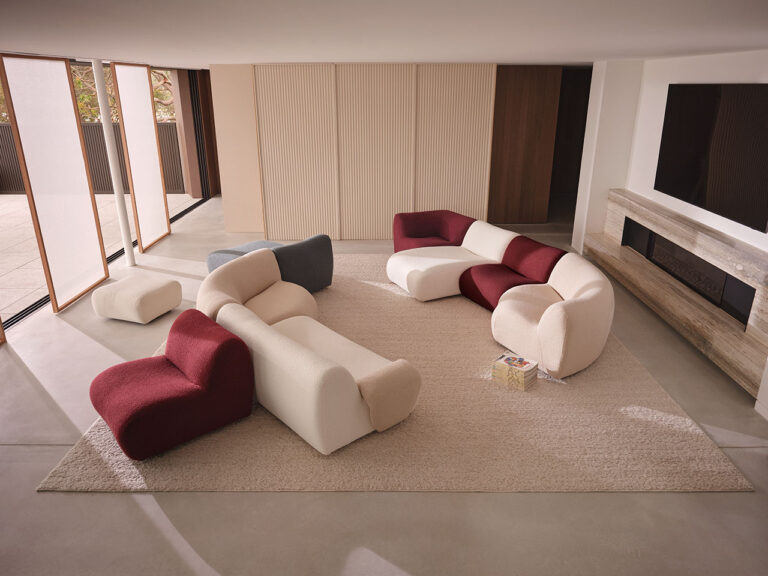 King Living 1977 Sofa 00